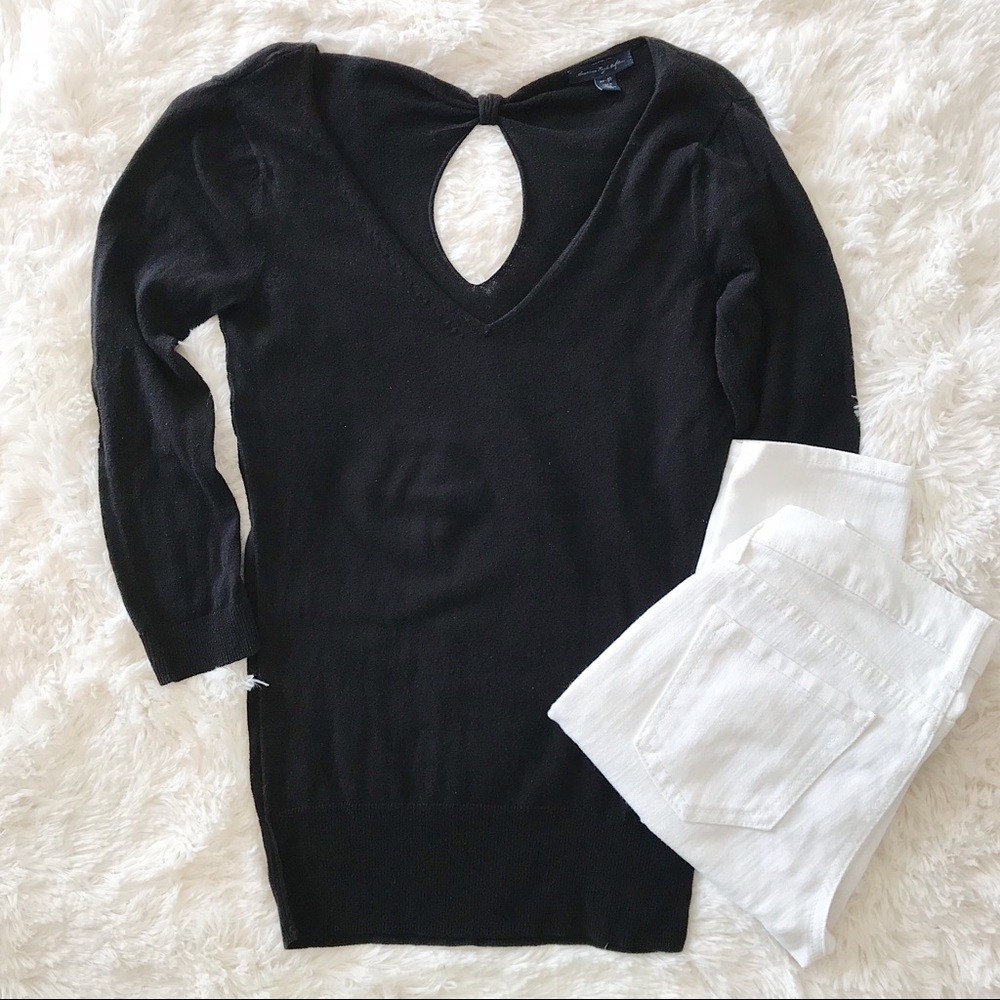 American Eagle  V neck black fine knit sweater with keyhole cutout back Sz XS